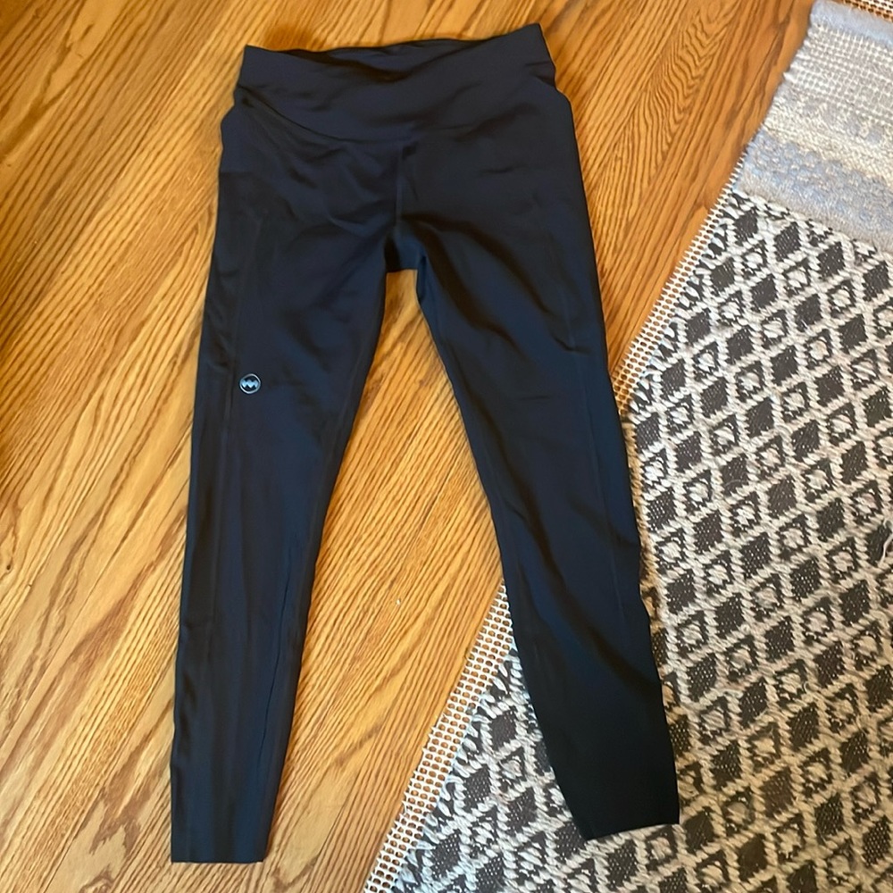 Women’s Janji 7/8 groundwork pace tight size small